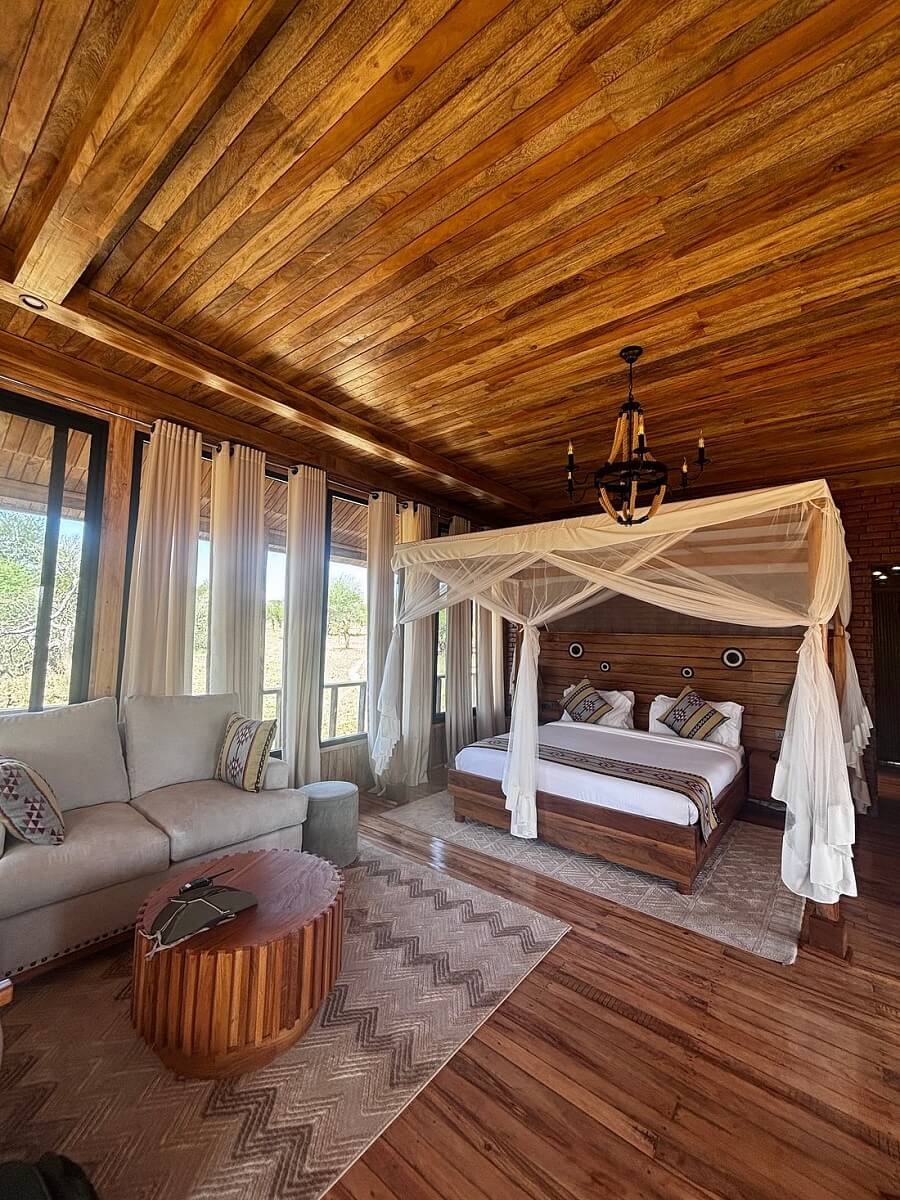 Into Wild Africa Lodge