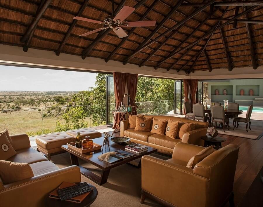 four-seasons-safari-lodge